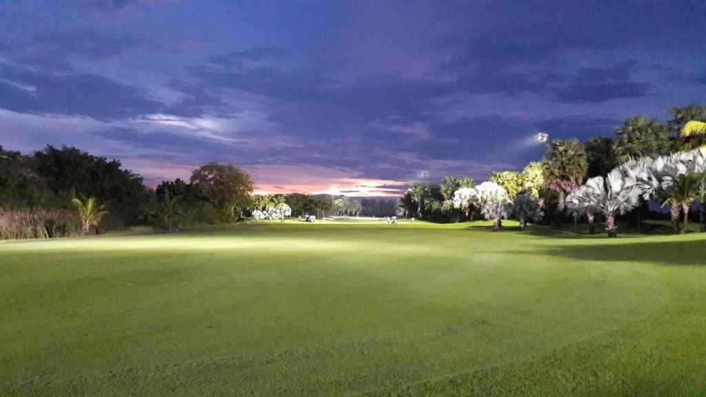 Suwan Golf & Country Club Hotel Nakhon Pathom Exterior foto