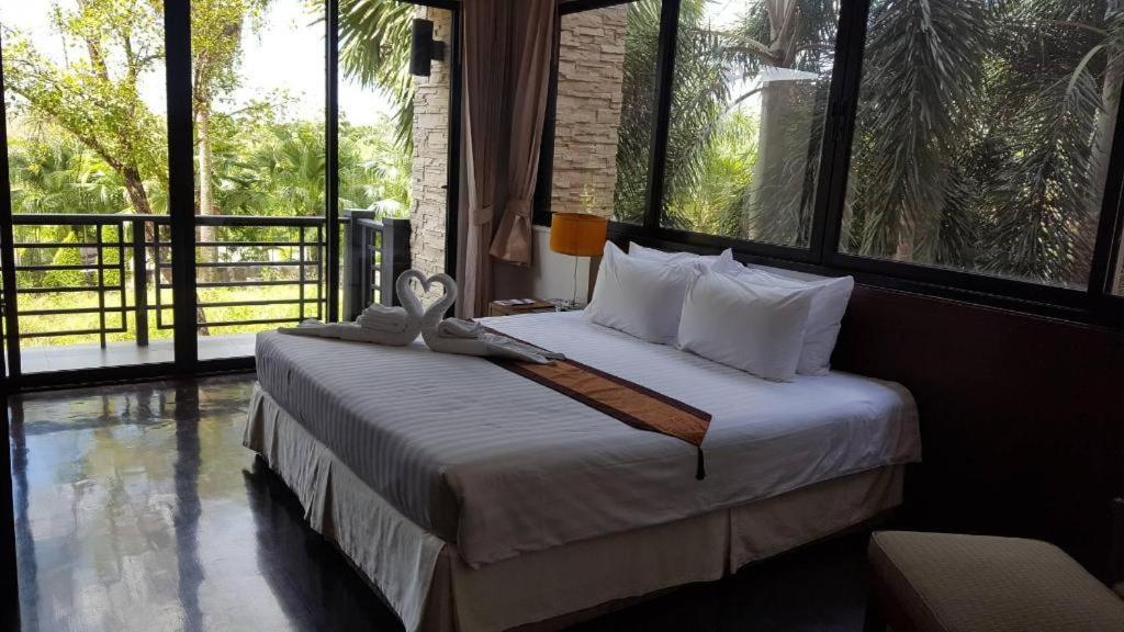 Suwan Golf & Country Club Hotel Nakhon Pathom Exterior foto