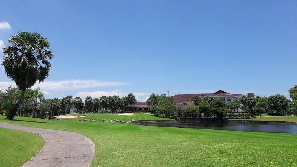 Suwan Golf & Country Club Hotel Nakhon Pathom Exterior foto