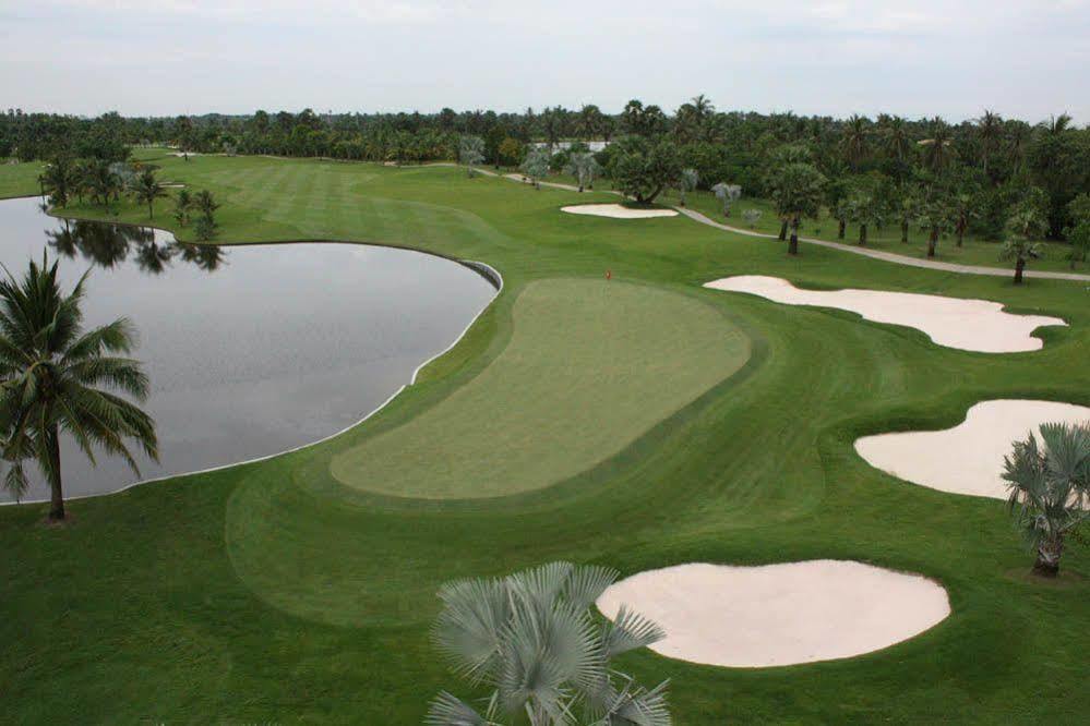 Suwan Golf & Country Club Hotel Nakhon Pathom Exterior foto